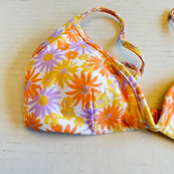 L*Space Helena Triangle Top in Oopsie Daisy NWT Size XS - Picture 4 of 7